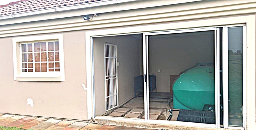 6 Bedroom Property for Sale in Vaal Dam Free State